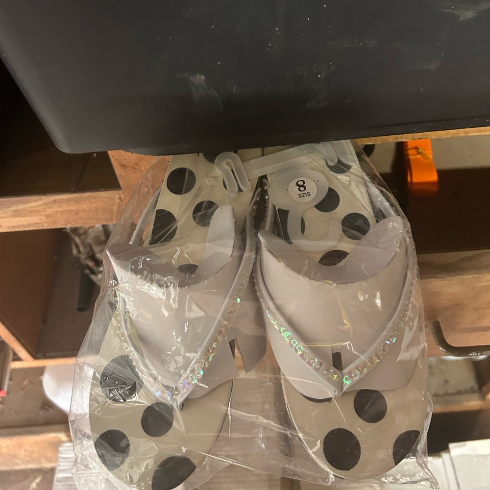 Sandals - Picture 5 of 15